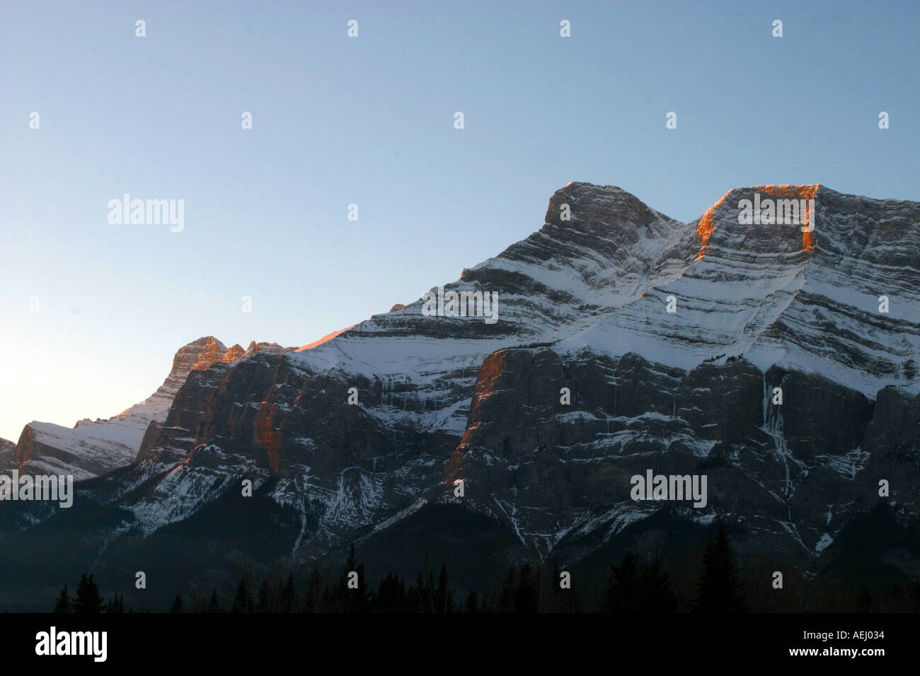 Horizontal Sunrise in the Canadian Rocky Mountains Banff National Park ...