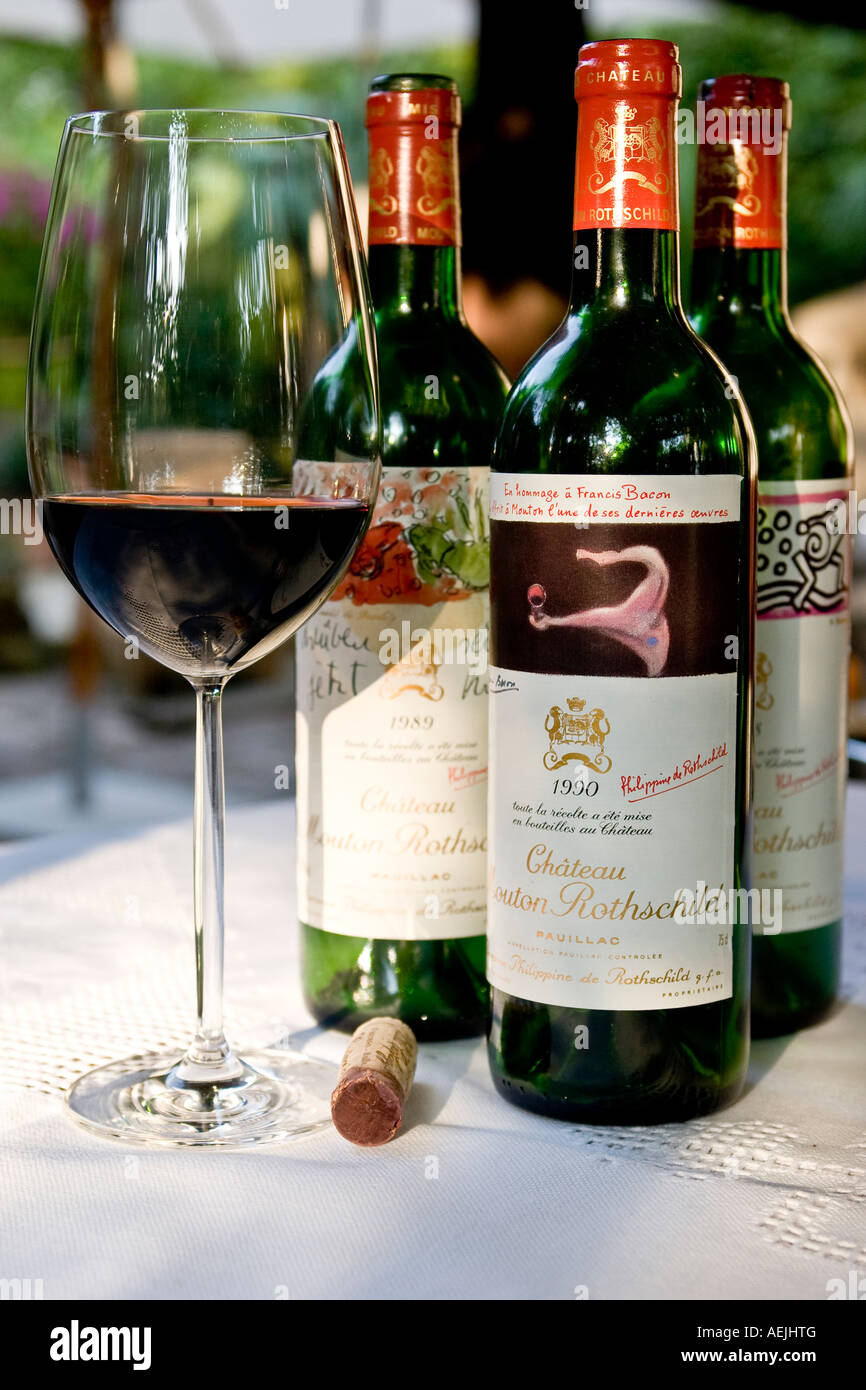 Chateau Mouton Rothschild 1er Cru Classe Pauillac Vertikale 1988, 1989 and 1988, bordeaux glass Stock Photo