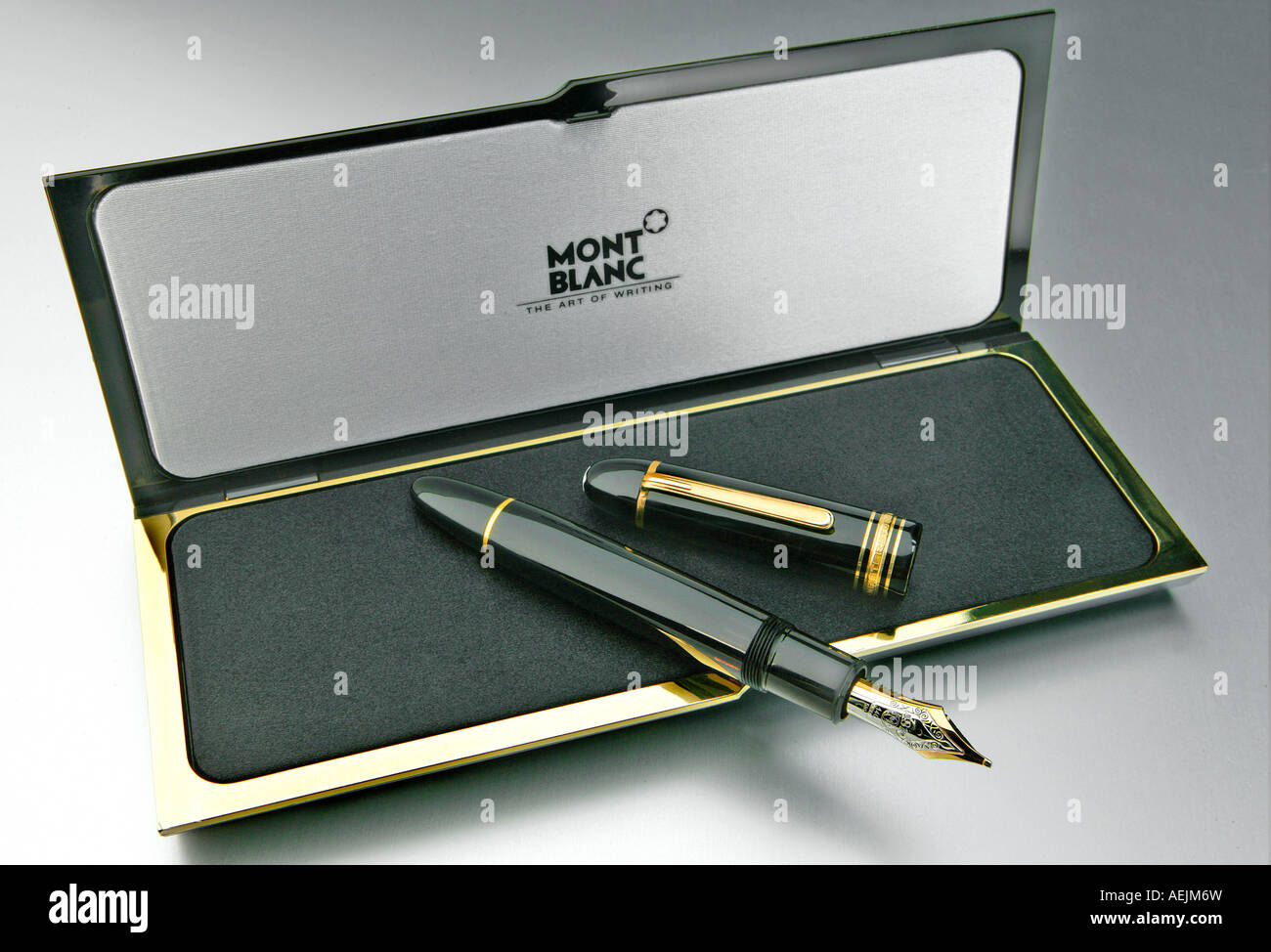 Men's fountain pen of the brand Mont Blanc with case Stock Photo Alamy