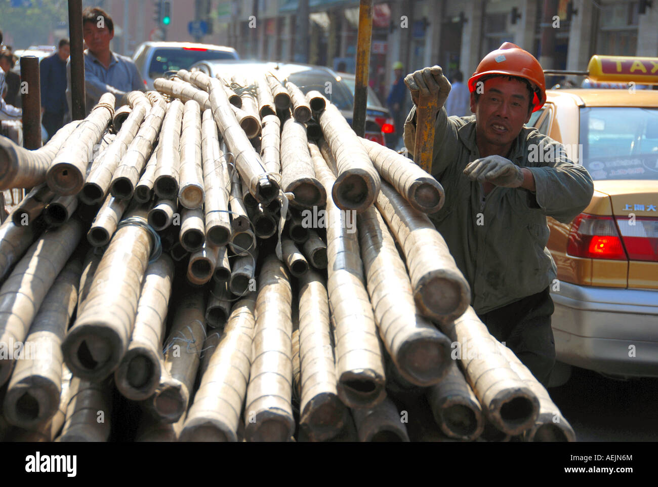 Bamboo Scaffolders in Shanghai, China Stock Photo
