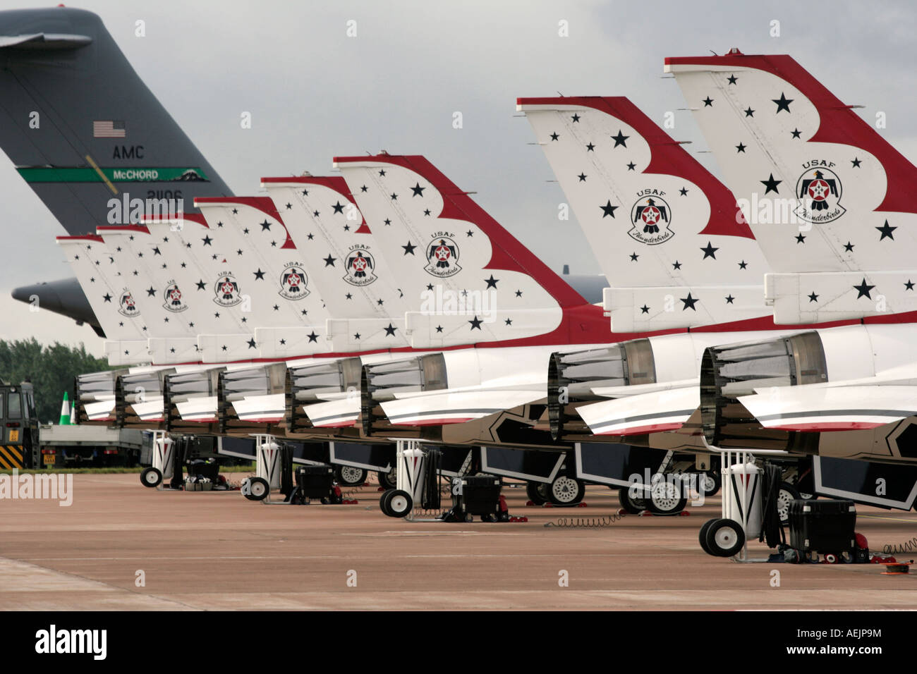 Eight jet engines hi-res stock photography and images - Alamy