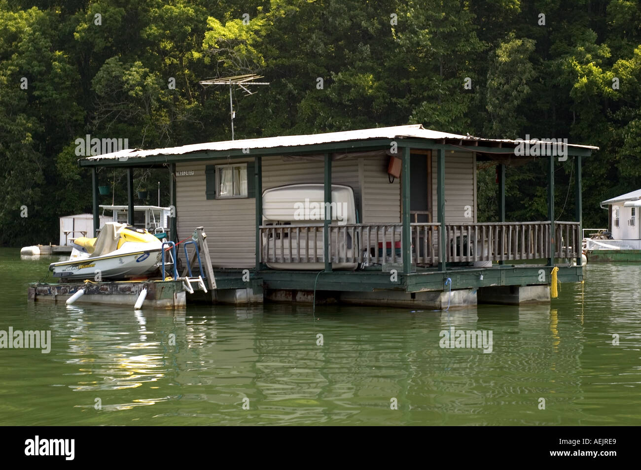 Houseboat Rental Stock Photos &amp; Houseboat Rental Stock ...