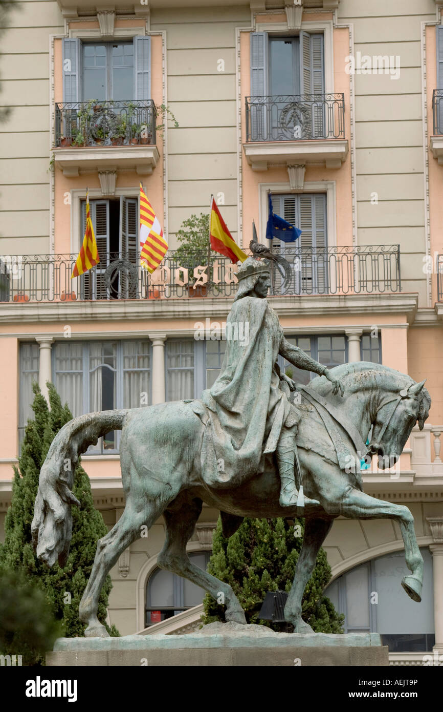Equestrian statue ont he Plaza Ramon Berenguer el Graan, Barrio Gotico, Barcelona, Catalonia, Spain Stock Photo