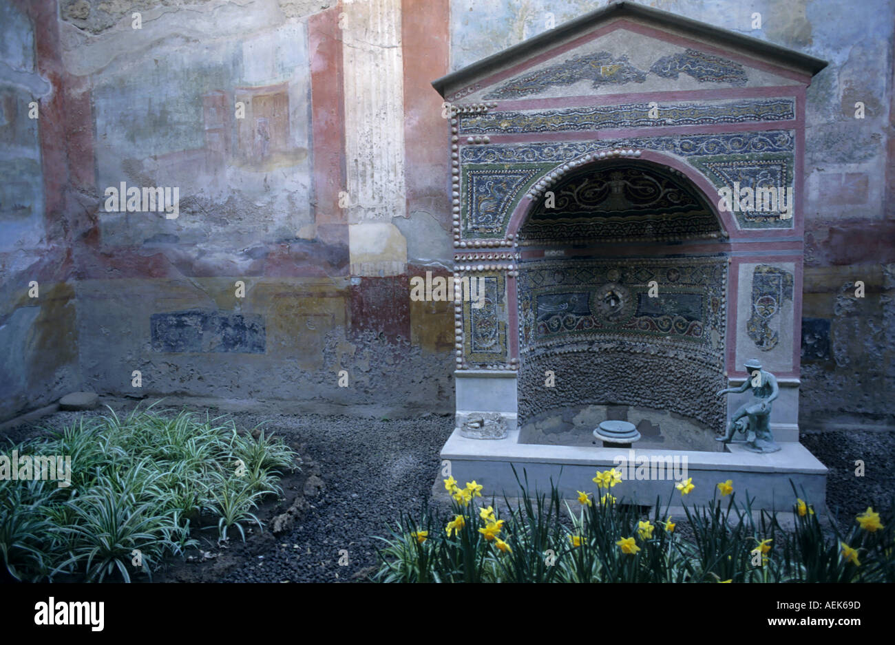 Casa della piccola fontana hires stock photography and images Alamy