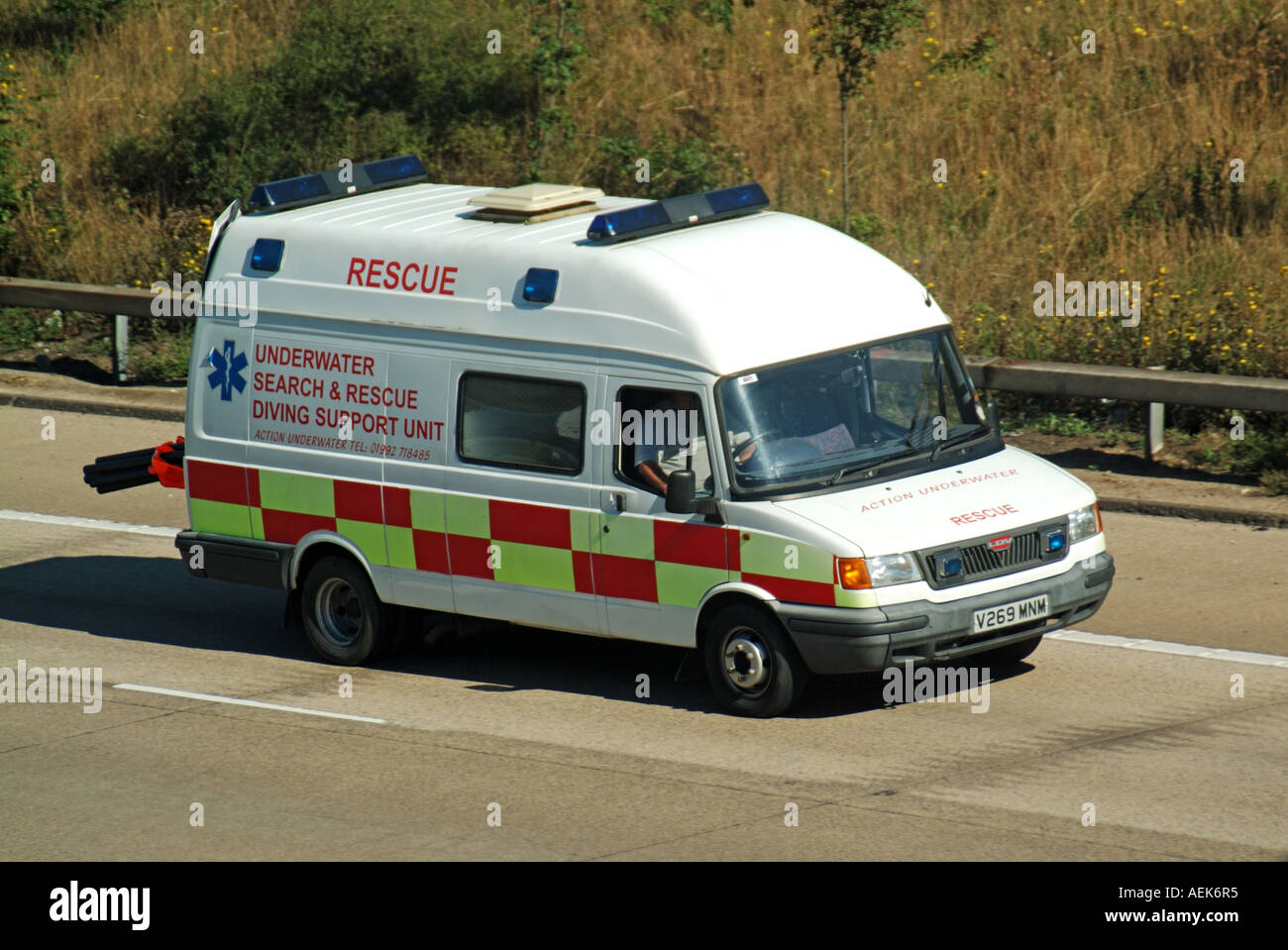 M25 motorway Underwater Search & Rescue Diving Support Unit van Stock ...