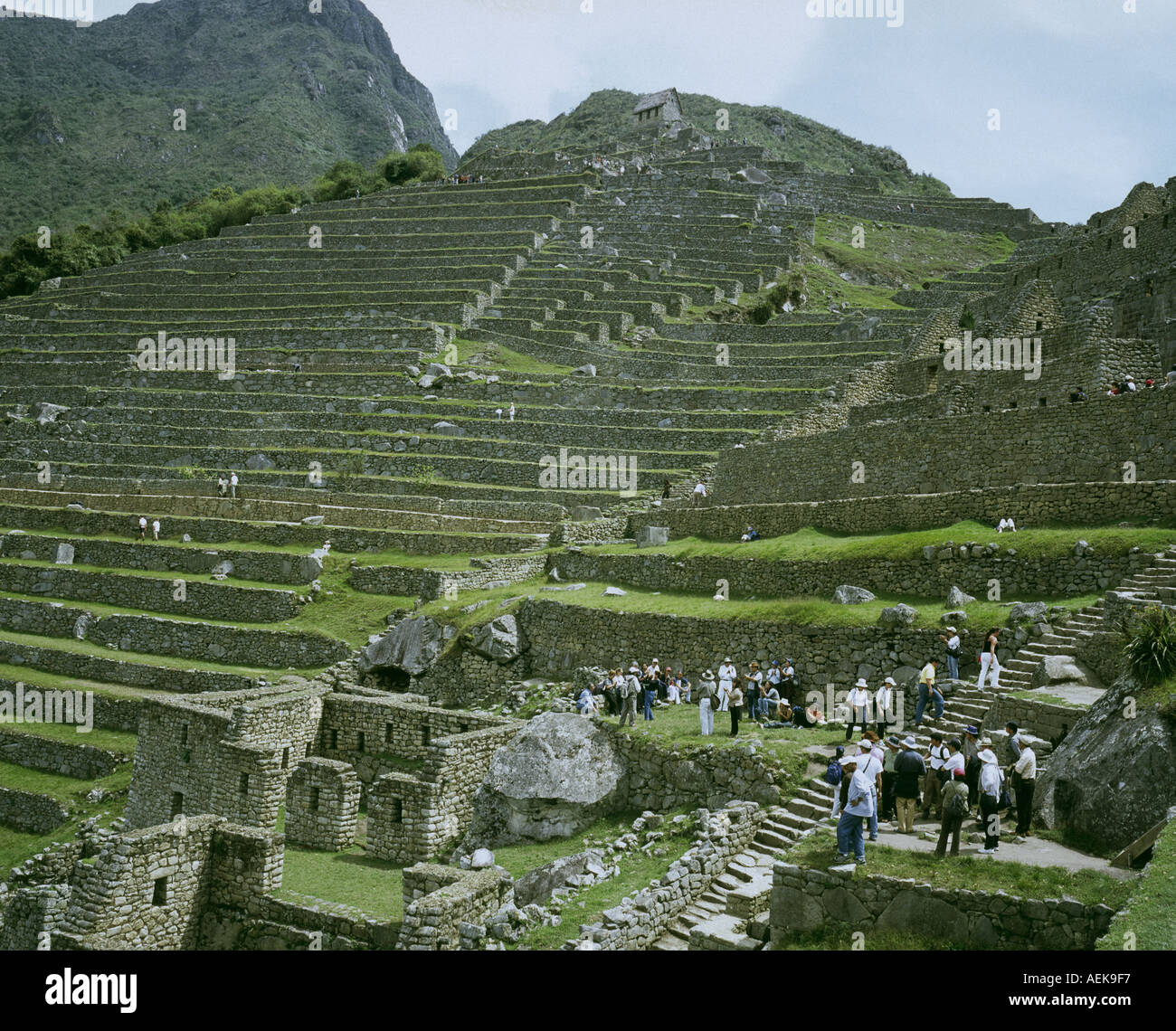 Machu picchu crowds hi-res stock photography and images - Alamy