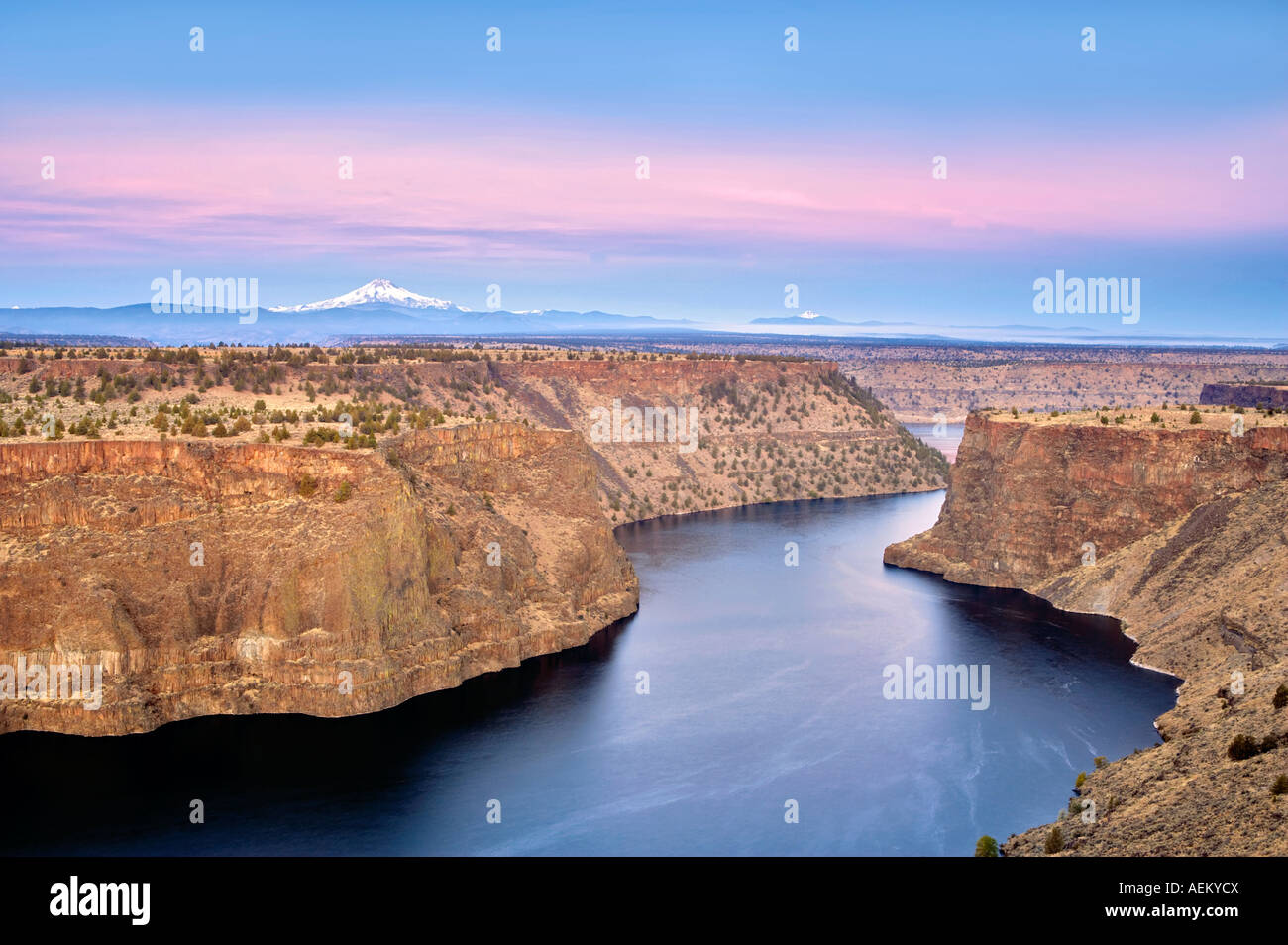 Lake Billy Chinook and Mt Jefferson Central Oregon Stock Photo Alamy