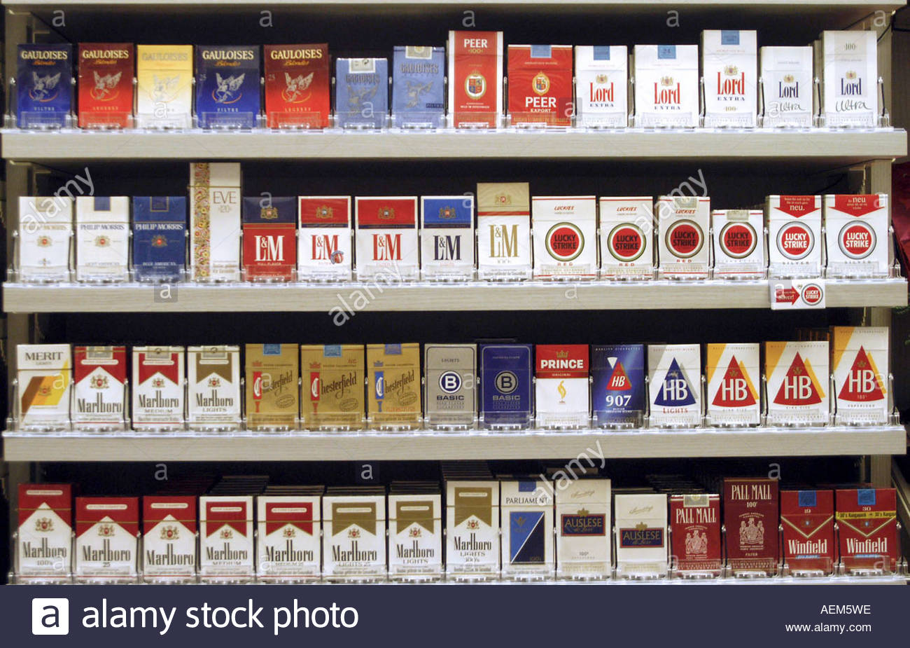 Cigarettes On Shelf Stock Photos & Cigarettes On Shelf Stock Images Alamy
