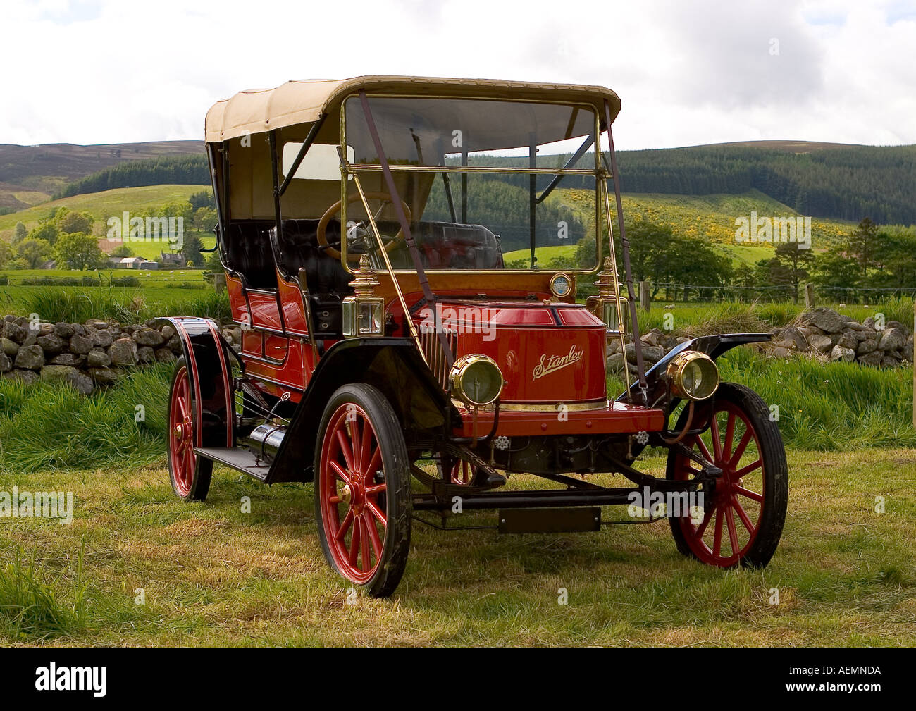 American Stanley carriage; steamengine vehicles vintage motor vehicle