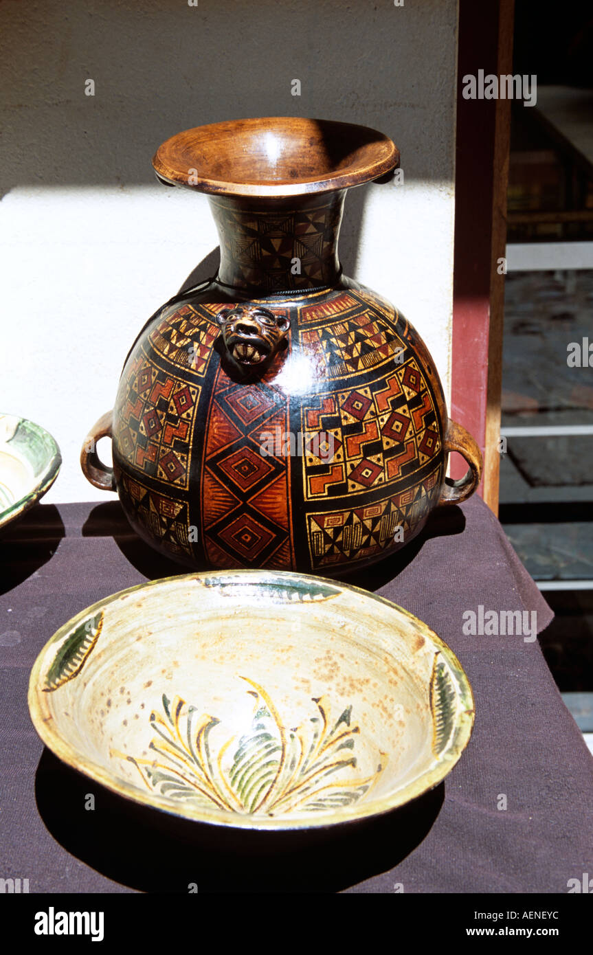 Patterned pottery vase and bowl outside gift shop, Pisac Market, Pisac,  near Cusco, Peru Stock Photo - Alamy