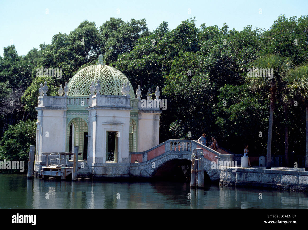 Miami, Villa Vizcaya, Pavillon und Brücke im Park Stock Photo