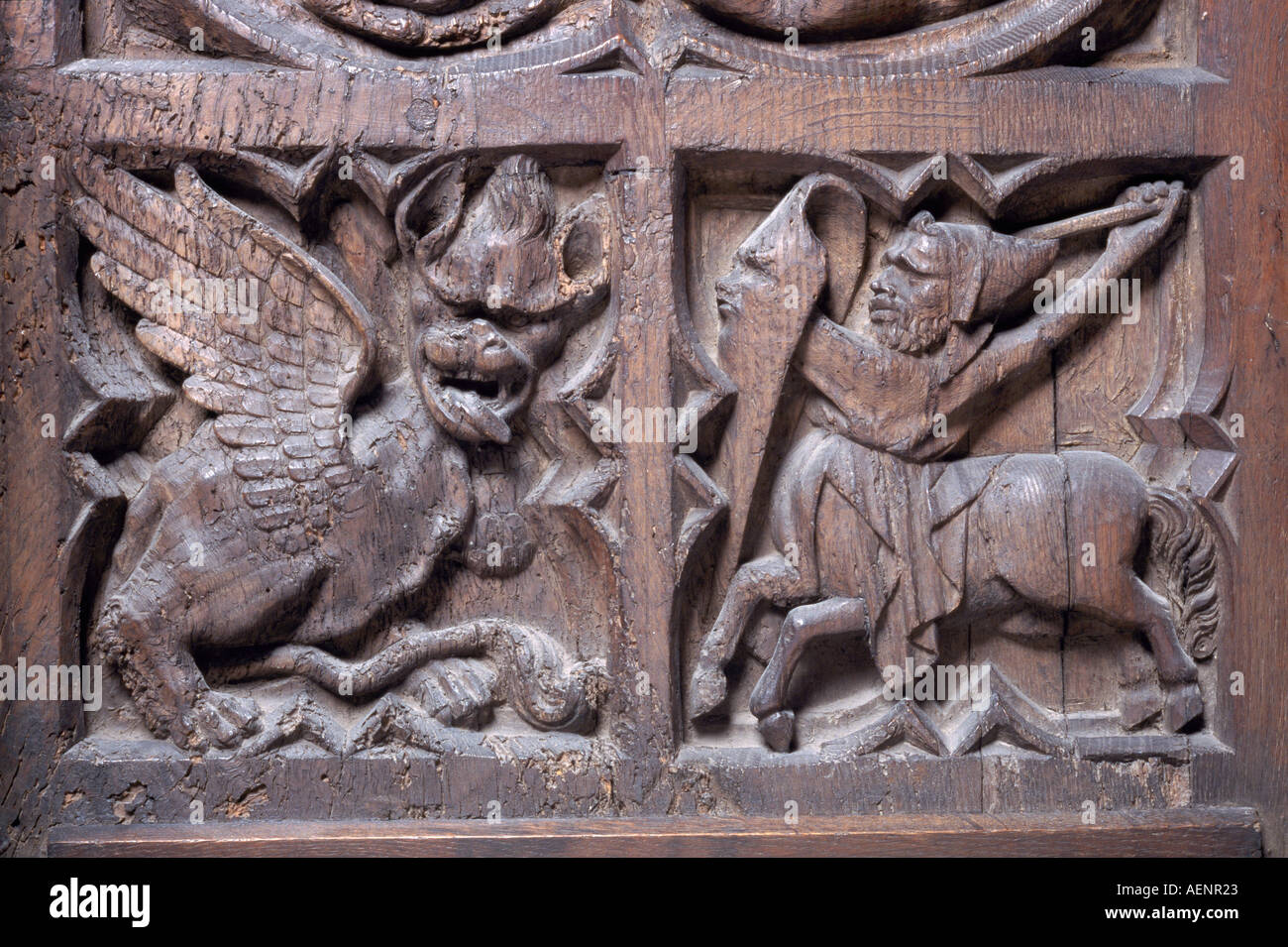 Köln, Dom, Detail des Chorgestühls, Kampf mit einem Drachen Stock Photo