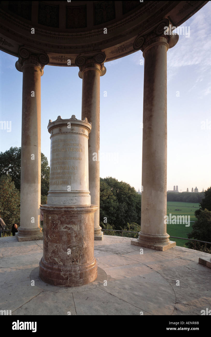 München, Englischer Garten, Monopteros Stock Photo Alamy