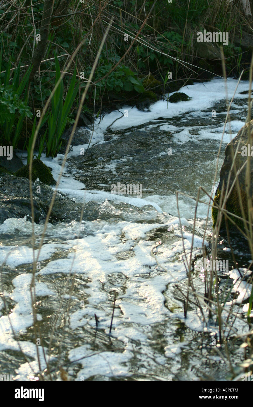 River bank flow hi-res stock photography and images - Alamy