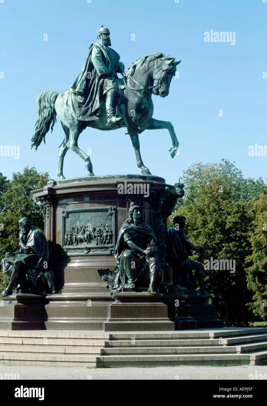 Schwerin, Schloßpark, Reiterstandbild Friedrich Franz II. von Mecklenburg-Schwerin, 1883 von Ludwig Brunow Stock Photo