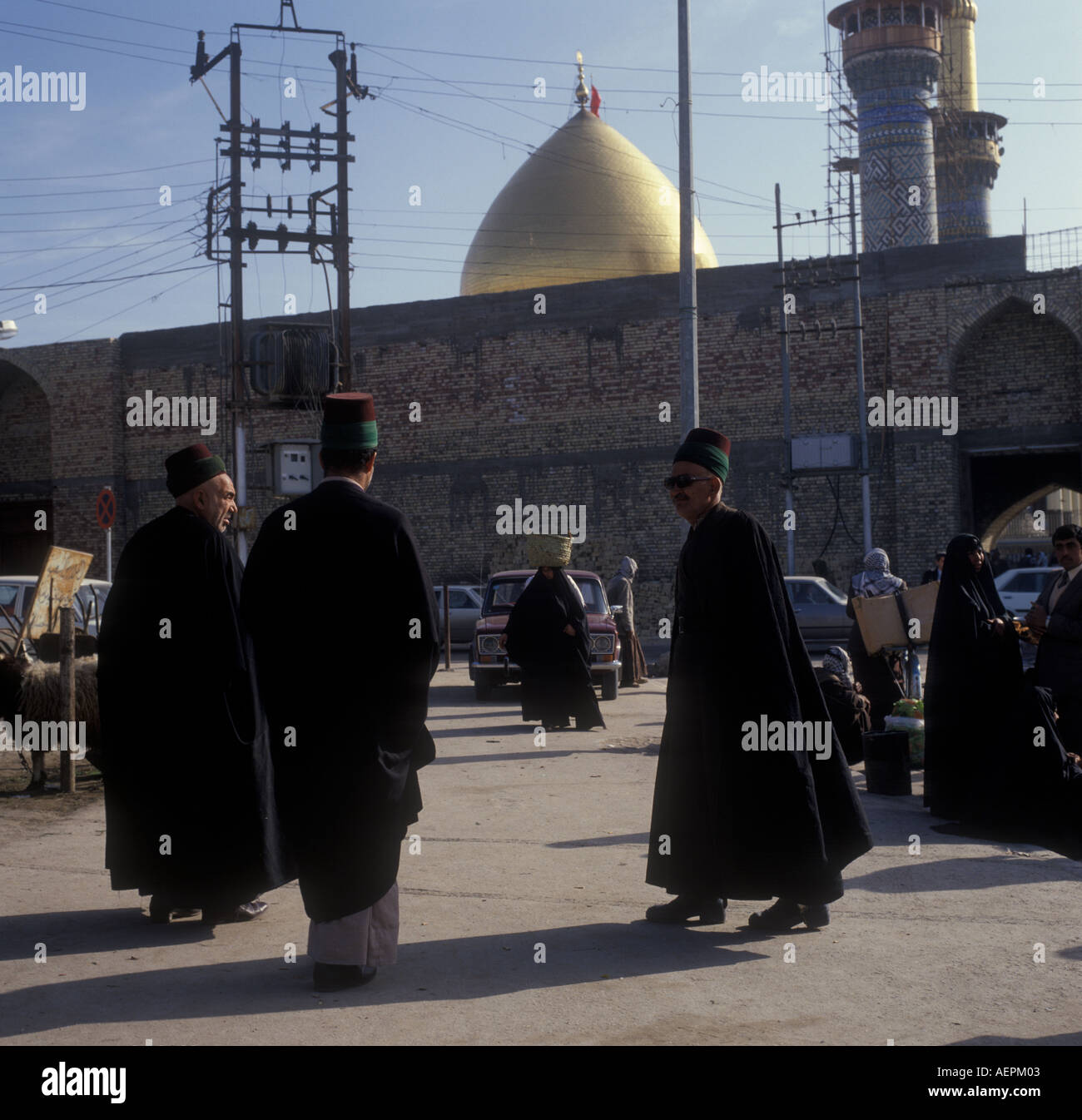 Shiite clerics outside shrine Kerbala Iraq Stock Photo
