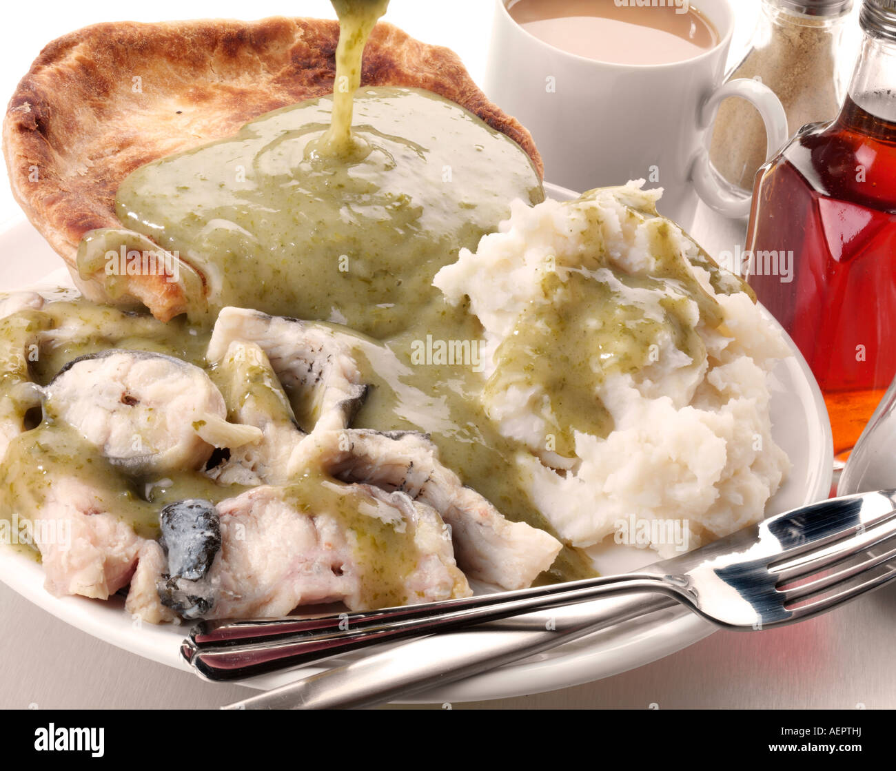 PIE, MASH AND EELS WITH PARSLEY LIQUOR SAUCE Stock Photo Alamy