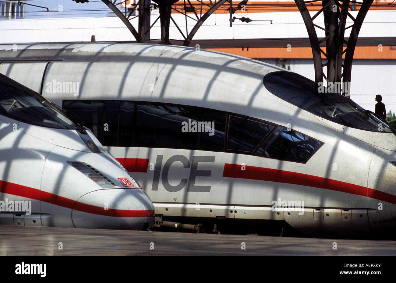Intercity express passenger trains, Cologne Hauptbahnholf station, North Rhine Westphalia, Germany. Stock Photo