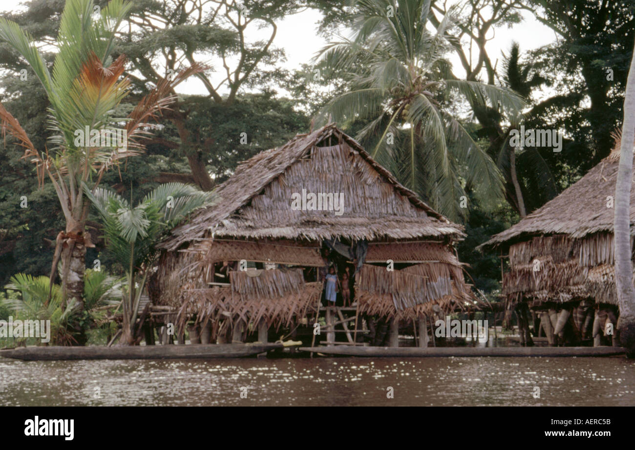 Stilt houses papua new guinea hires stock photography and images Alamy