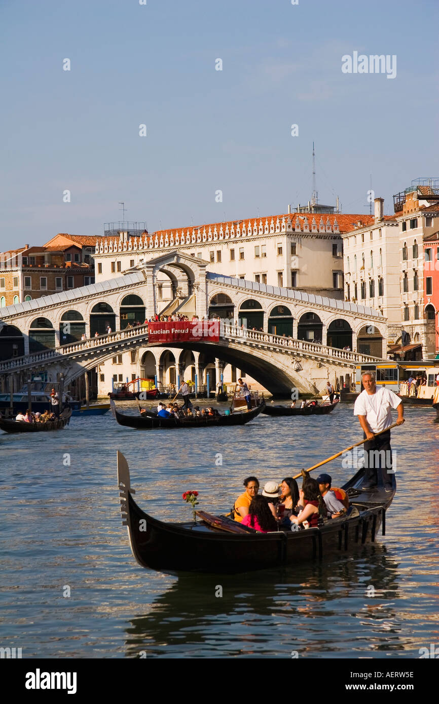 Gondolier rows on grand hi-res stock photography and images - Alamy