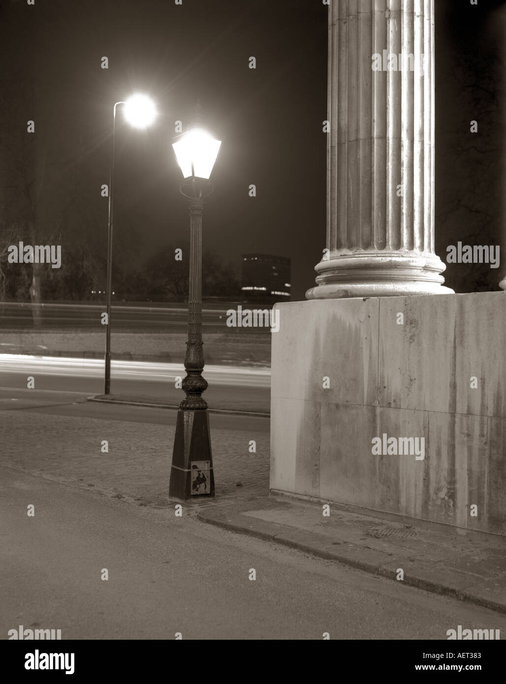 Victorian street lamp night hi-res stock photography and images - Alamy