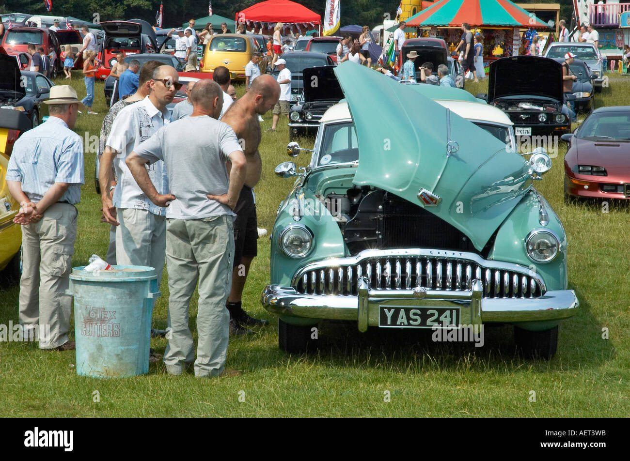 Mechanically propelled vehicle hires stock photography and images Alamy