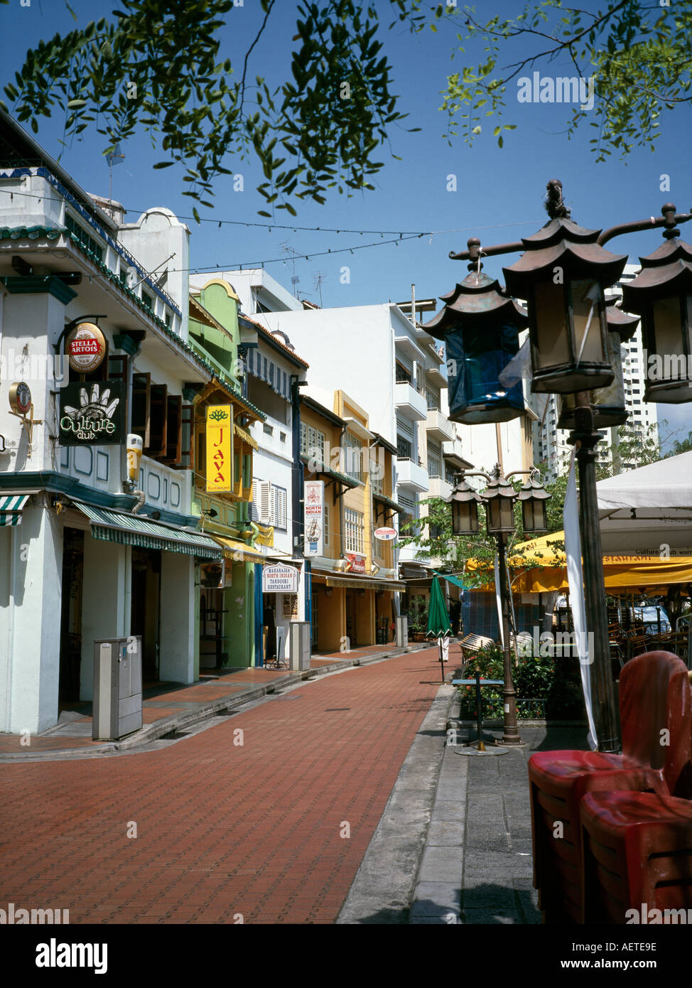 Singapore Boat Quay restaurants and bars Stock Photo Alamy