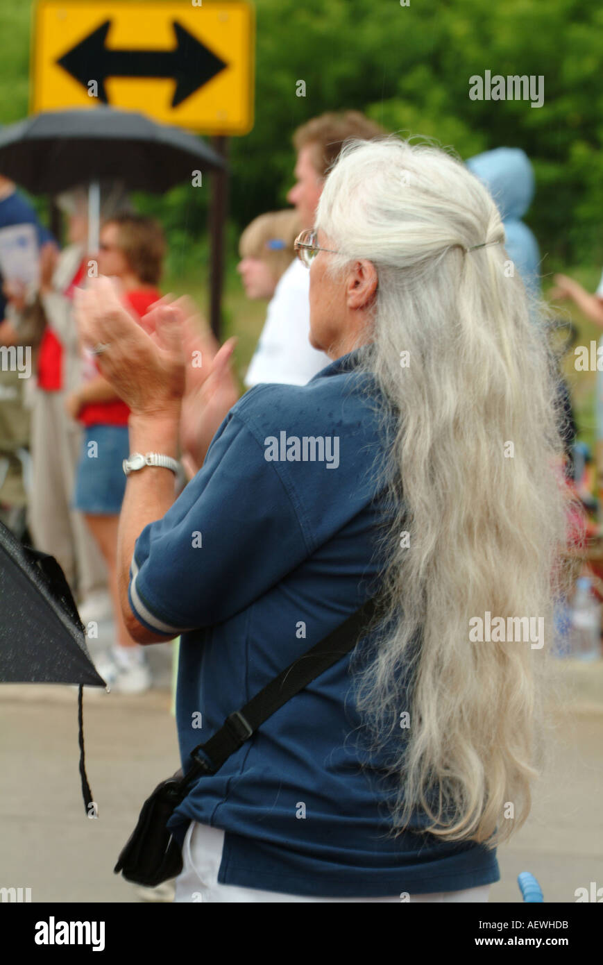 Grey hair woman hi-res stock photography and images - Alamy