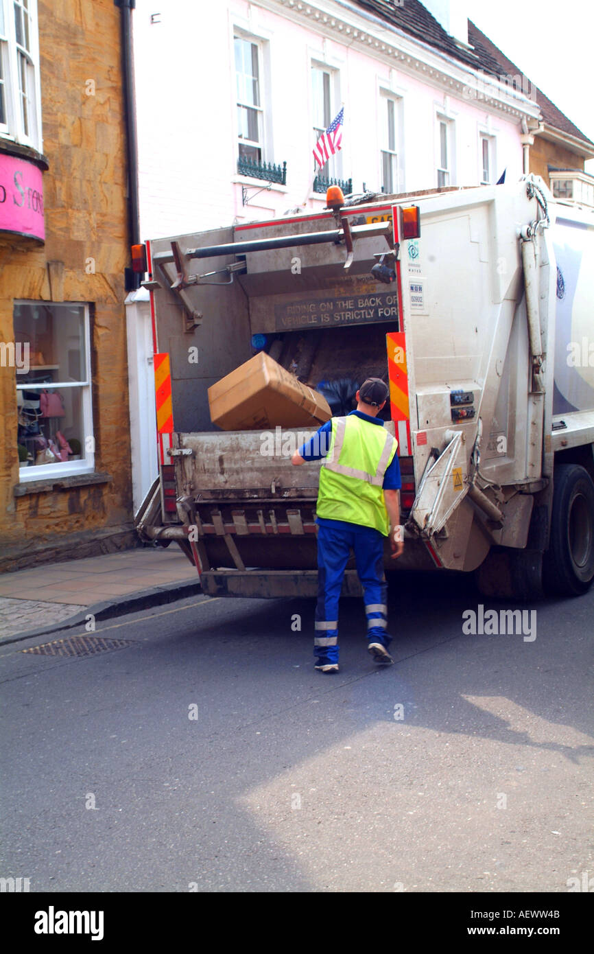 Refuse collection day Stock Photo - Alamy
