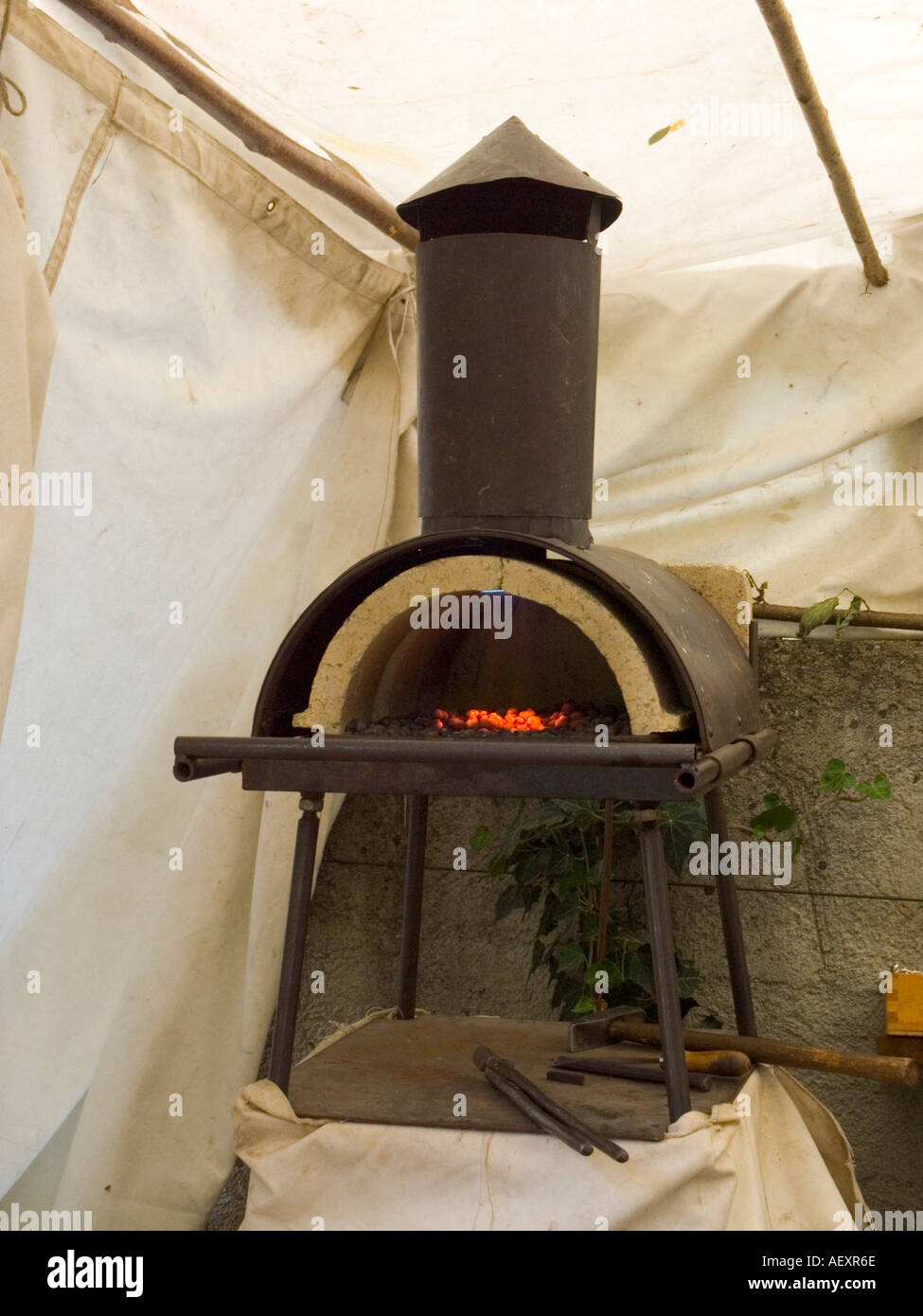 Medieval cooking fire hi-res stock photography and images - Alamy