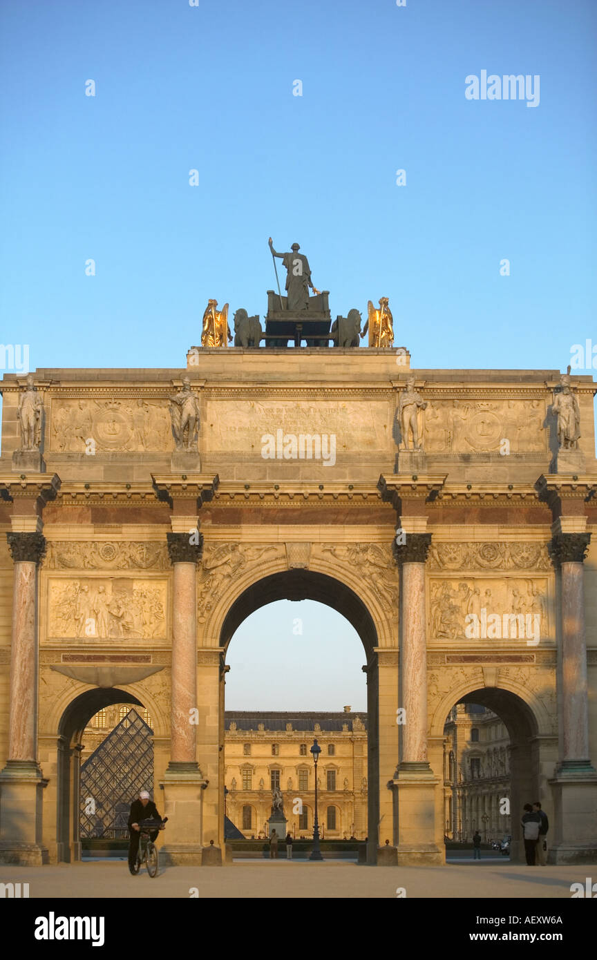 France - Carrousel Arch and Louvre museum at Paris Stock Photo - Alamy