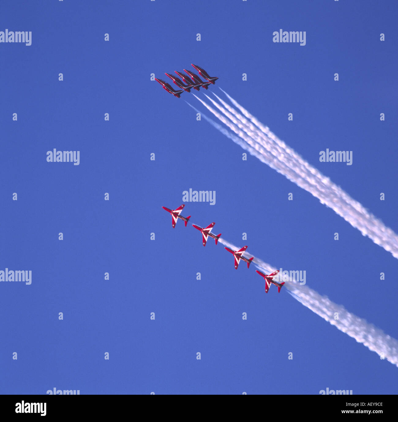 Red arrows in mid air hi-res stock photography and images - Alamy