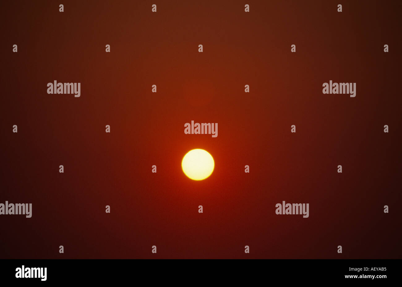 Clear sky and sun hi-res stock photography and images - Alamy