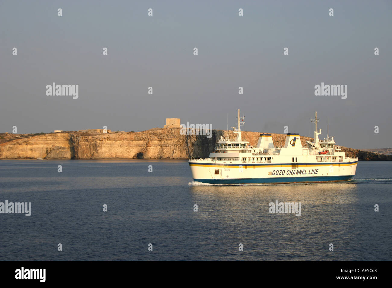 Malta Comino Insel Island Faehre Ferry Stock Photo Alamy