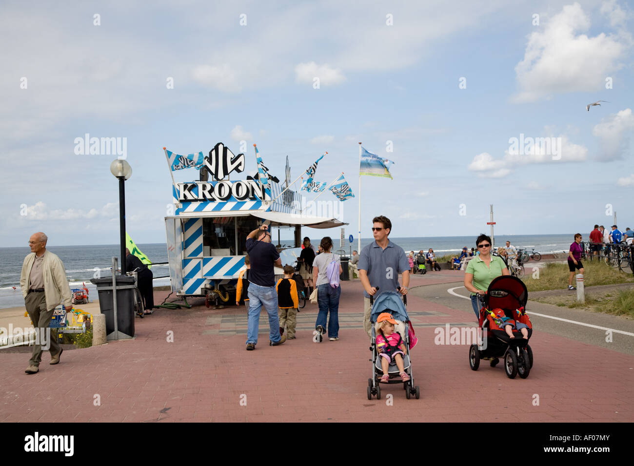 Snackbar hires stock photography and images Alamy