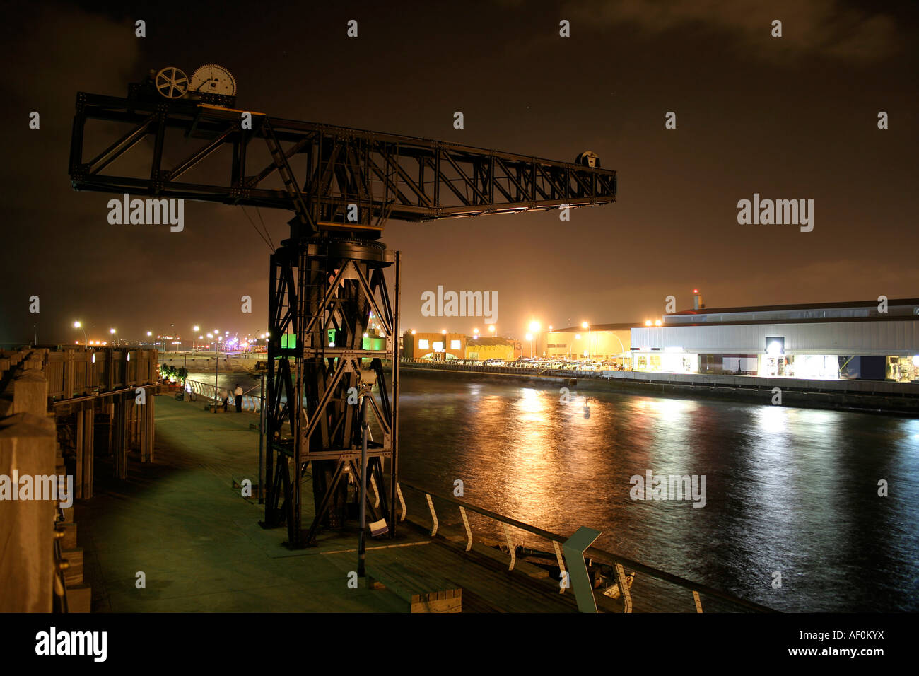 Tel aviv jetty hi-res stock photography and images - Alamy