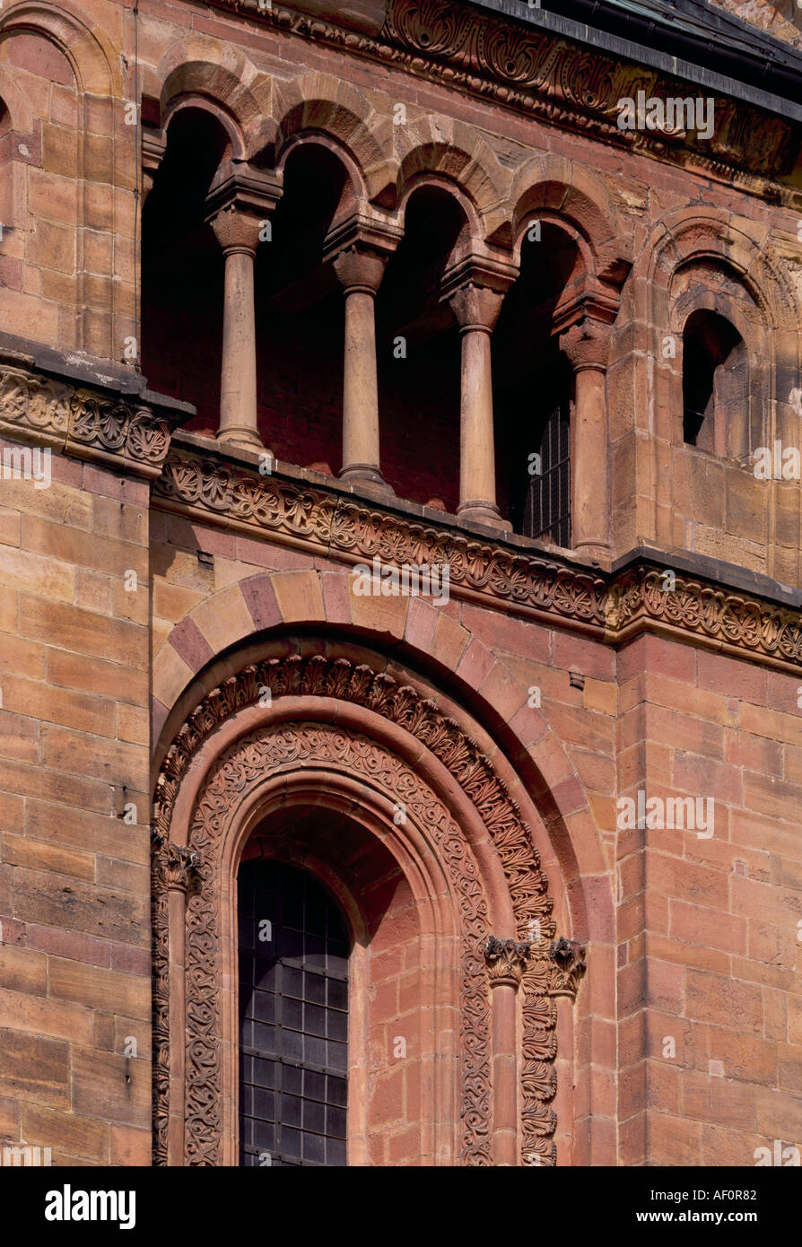 Speyer, Dom, Zwerggalerie an der Ostseite des südlichen Querschiffs Stock Photo