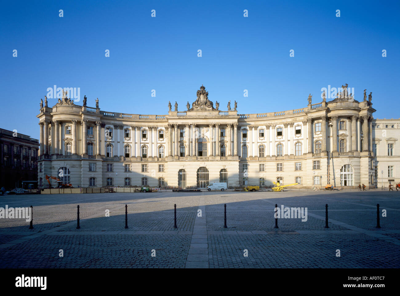 Berlin-Mitte, Unter den Linden, Alte Bibliothek (Kommode Stock Photo - Alamy