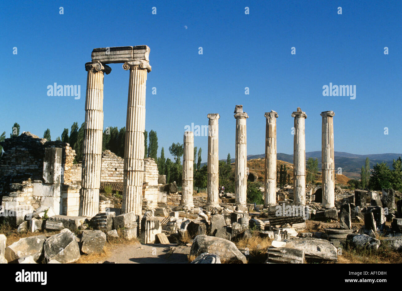 Turkey Hierapolis, Pammukale,Remains of theTemple of AphroditeFounded in the 5C B.C.the originalTemple of Aphrodite had40 column Stock Photo