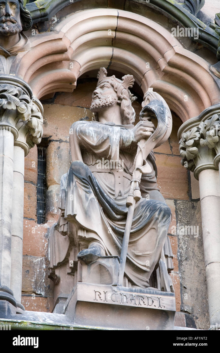 Statue of King Richard I on the west front of Lichfield Cathedral, Staffordshire Stock Photo