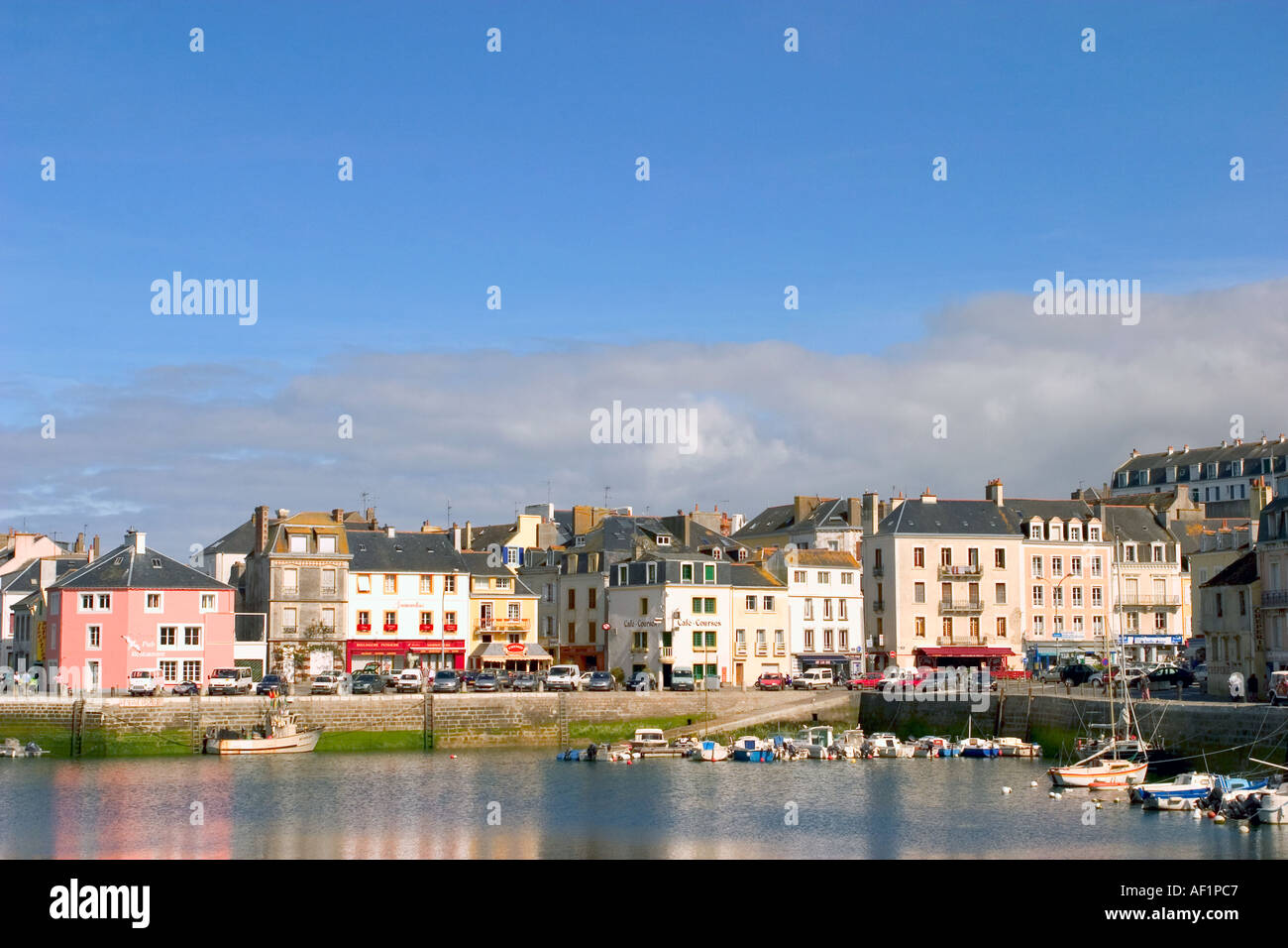le-palais-harbor-belle-ile-capital-morbihan-brittany-france-stock-photo