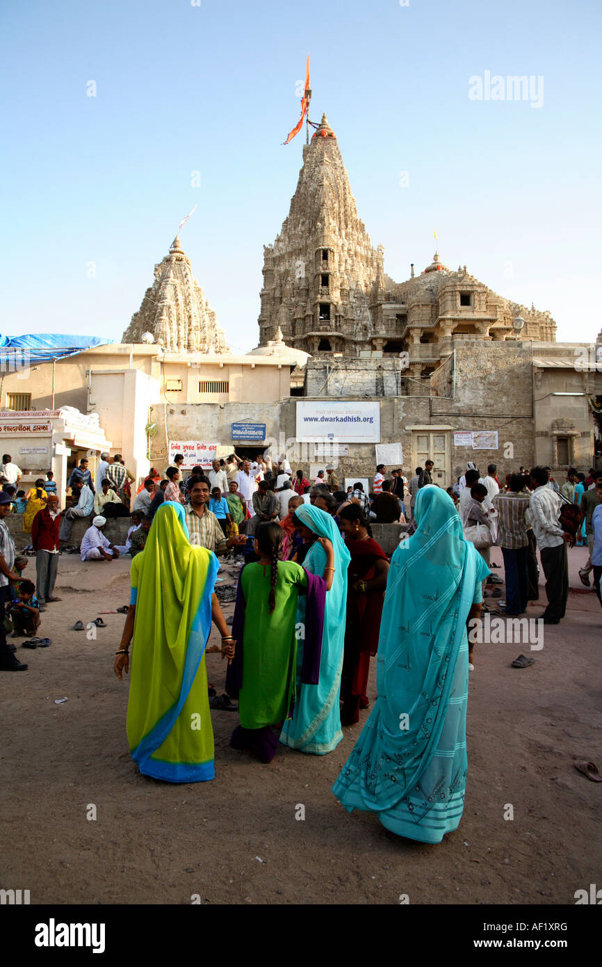 Families gathered at Dwarkadhish Temple (Jagat Mandir) dedicated to Krishna, Dwarka, Gujarat, India Stock Photo