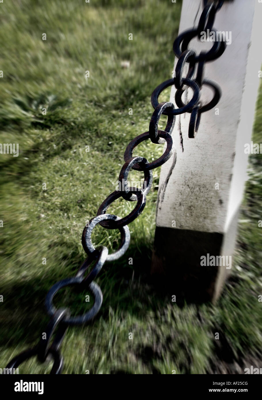 chain on post Stock Photo - Alamy