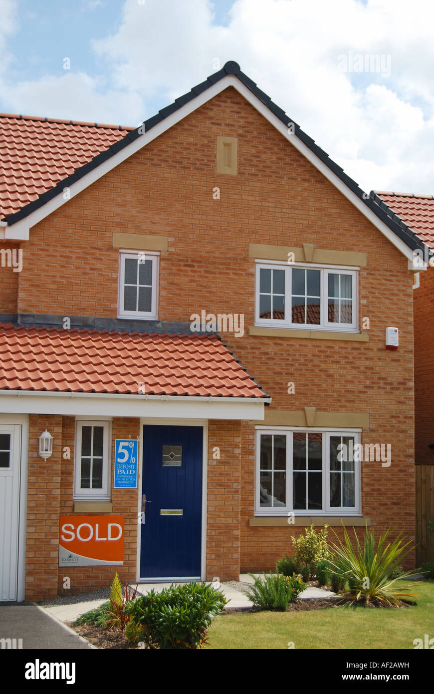 Modern semi-detached houses, Barratt Homes Development, Edwinstowe, Nottinghamshire,  England, United Kingdom Stock Photo
