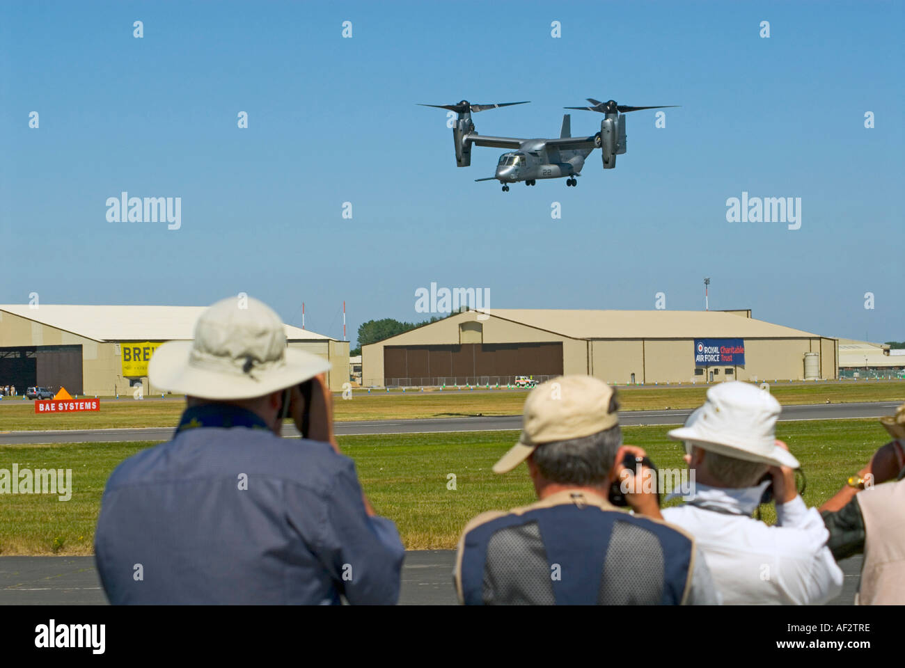 Royal international air tattoo audience hi-res stock photography and ...