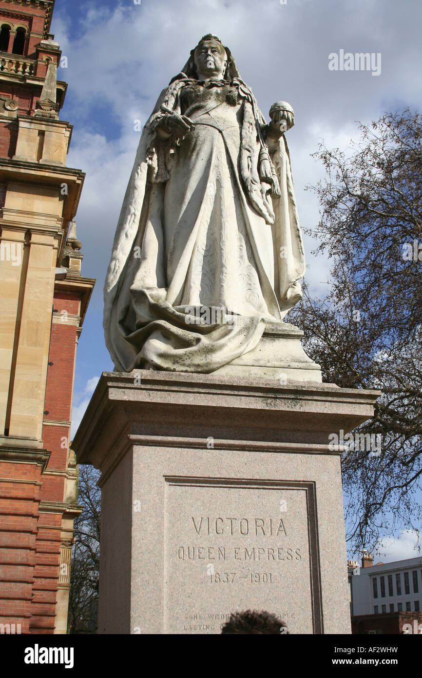 Statue of Queen Victoria on the Parade in Leamington Spa England Stock