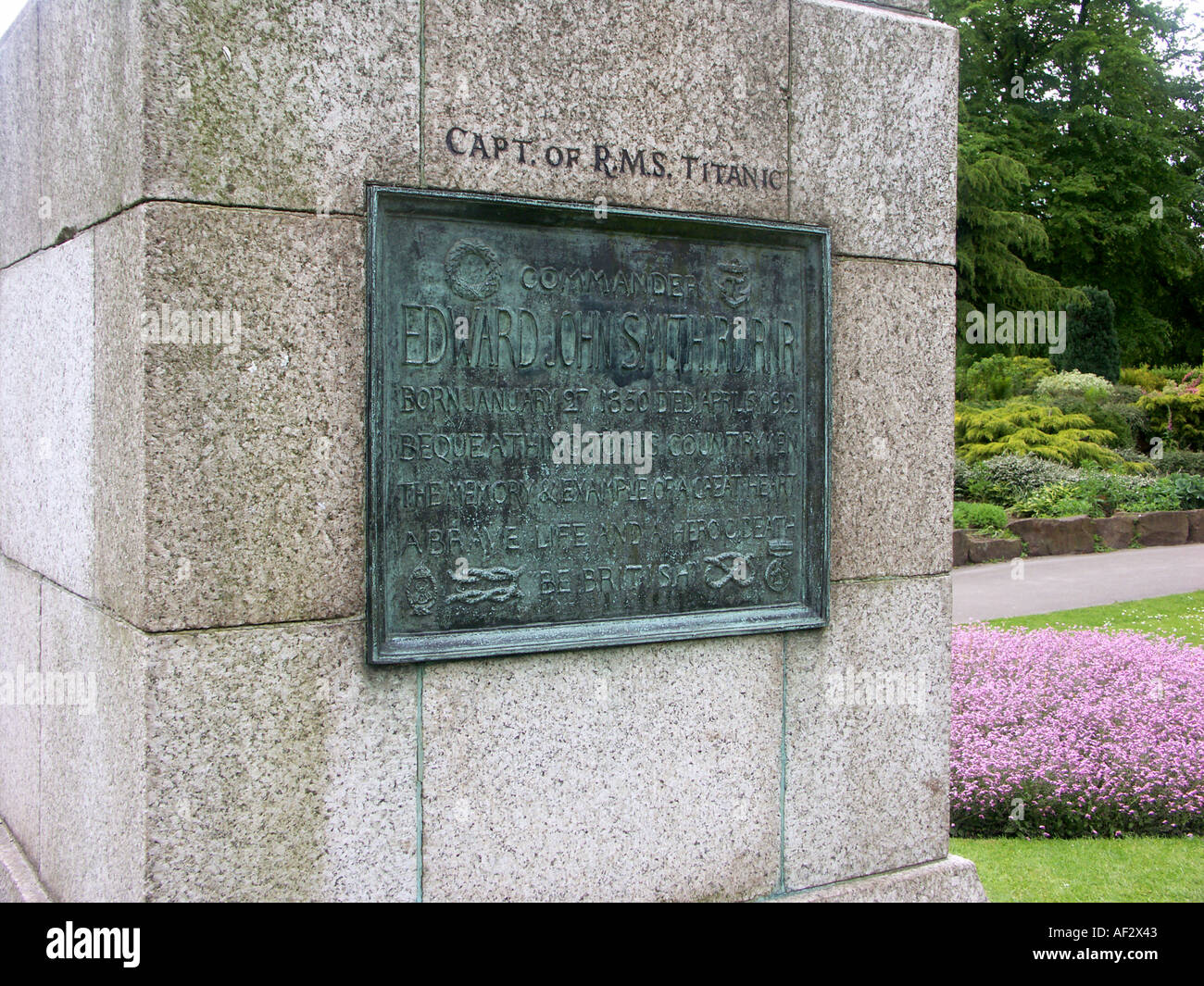 Inscription on plinth of Captain John Smith Statue Stock Photo - Alamy