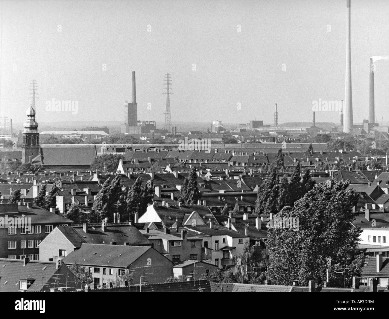 view from the AVZ of the university westwards over the city, Germany, North Rhine-Westphalia, Ruhr Area, Duisburg Stock Photo