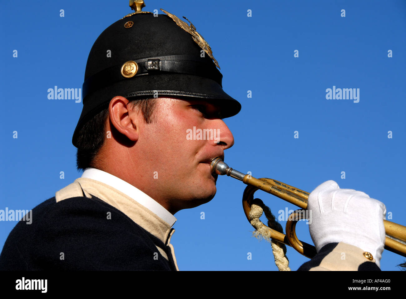 Playing taps hires stock photography and images Alamy
