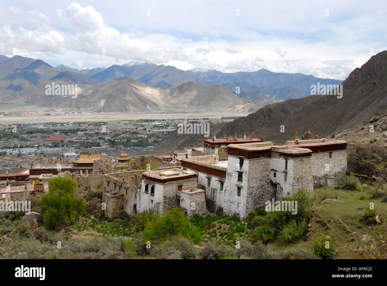 View onto Drepung Monastery and the surrounding Lhasa Tibet China Stock Photo